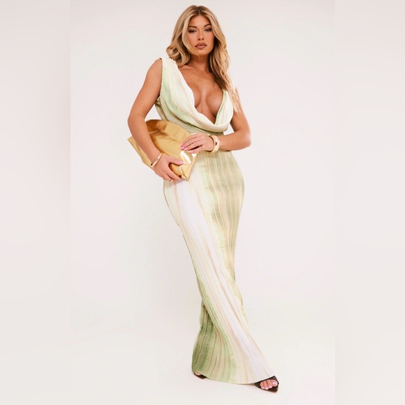 PrettyLittleThing Dresses & Skirts - PrettyLittleThing Olive and Cream Pleated Maxi Dress